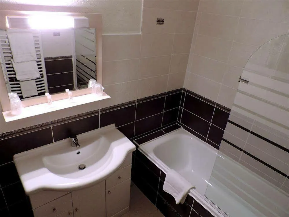 ***  The Originals City, Hotel La Siesta, Annonay Est Davezieux France